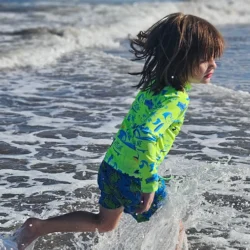 Remera UV Follow the Waves mangas largas